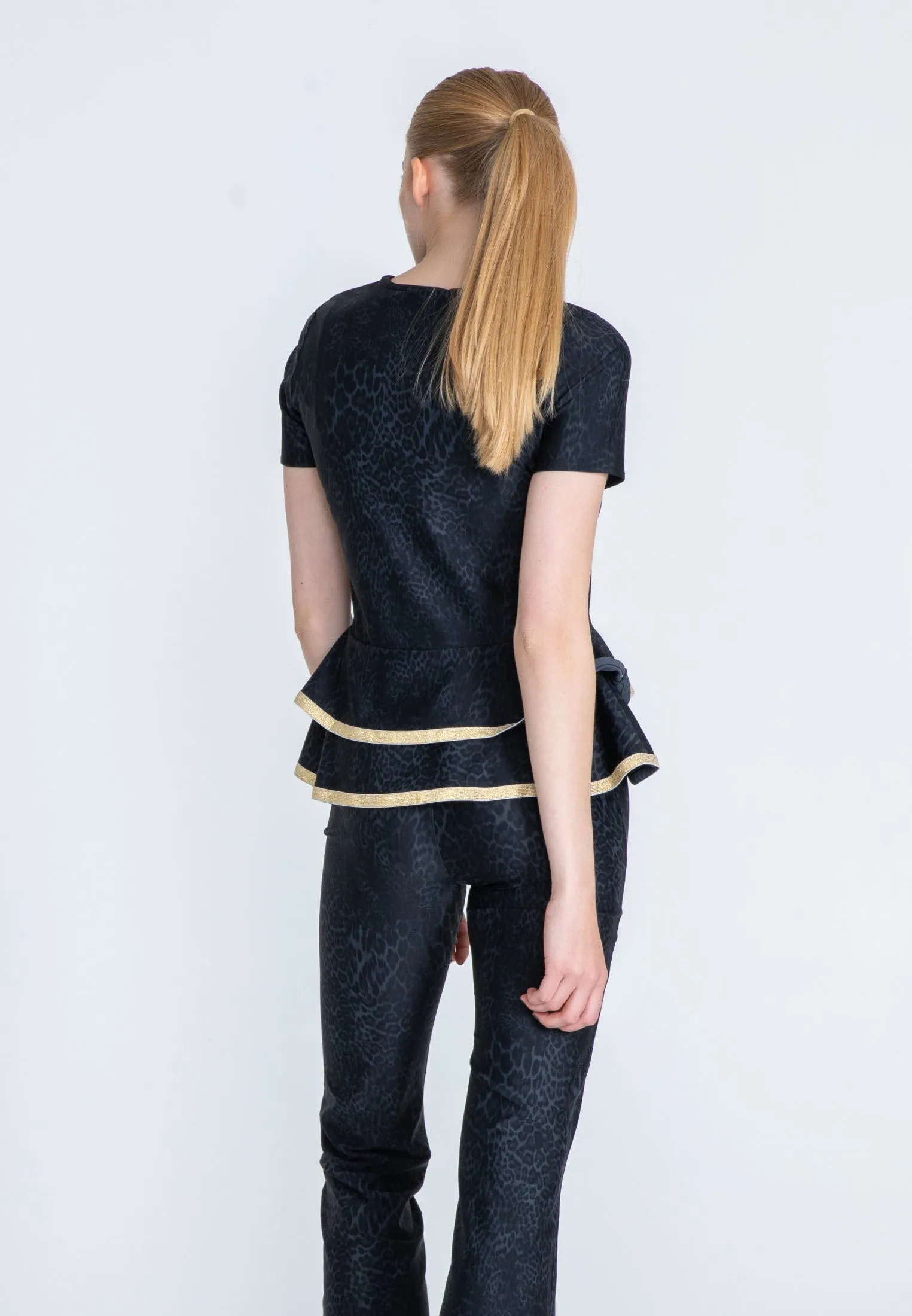 The Flounce Sport Top Gold - Grey Leo